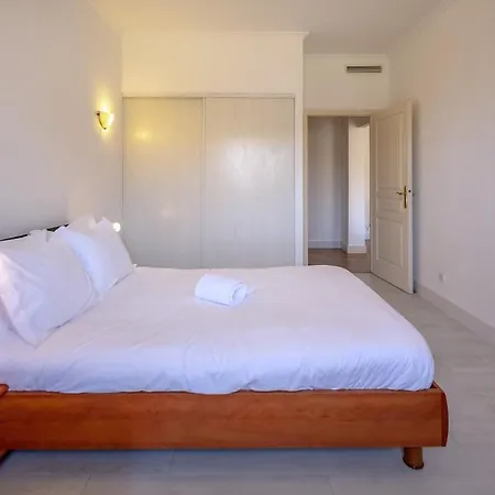 Flat & Oceanview Rooftop