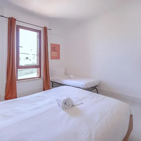 Flat & Oceanview Rooftop Апартаменты *