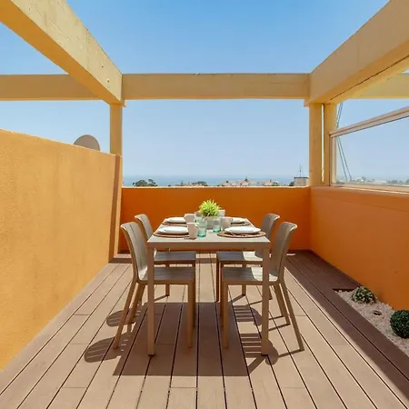 Flat & Oceanview Rooftop Апартаменты *